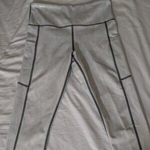 ZYIA Silver Capri Leggings